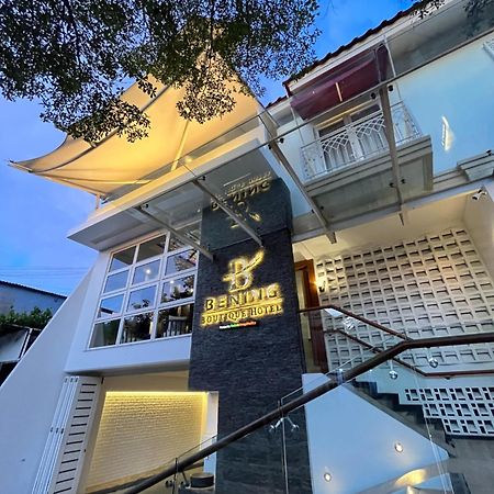 Bening Boutique Hotel Managed By Salak Hospitality Bekasi Extérieur photo