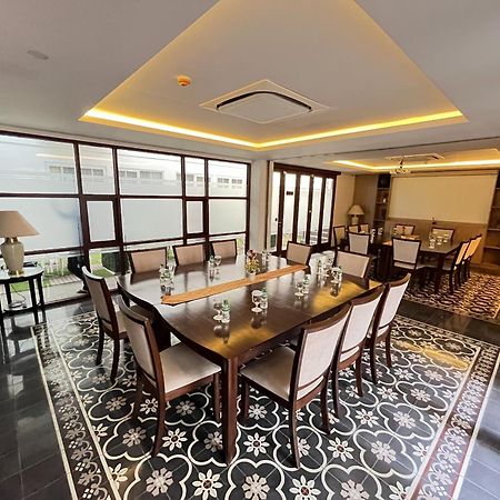 Bening Boutique Hotel Managed By Salak Hospitality Bekasi Extérieur photo
