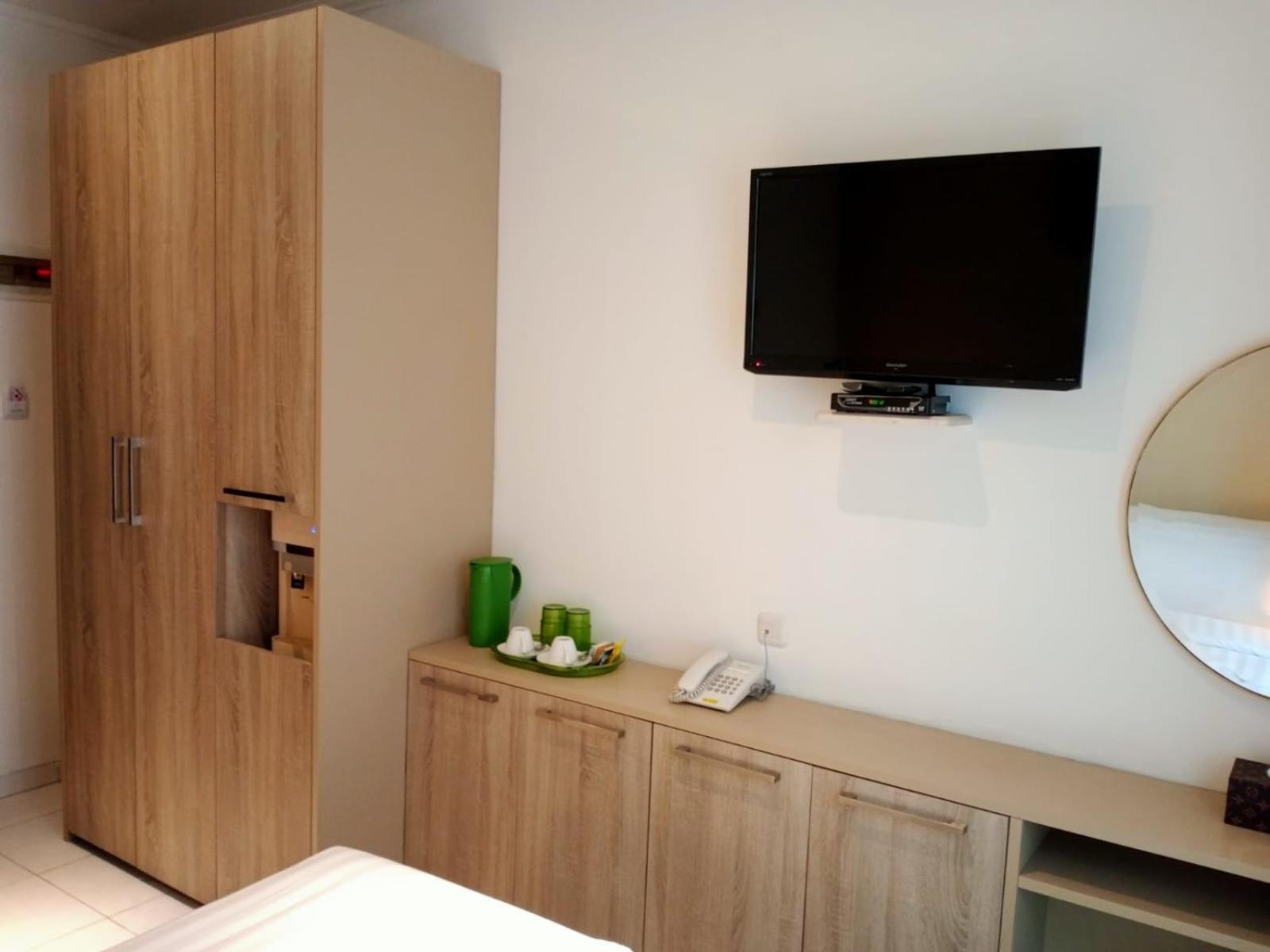 Bening Boutique Hotel Managed By Salak Hospitality Bekasi Extérieur photo